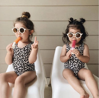 Trendy Children's Sunglasses: Frosted Glasses for 1-8 Year Olds with Decorative Runway Shades Parent-Child Style