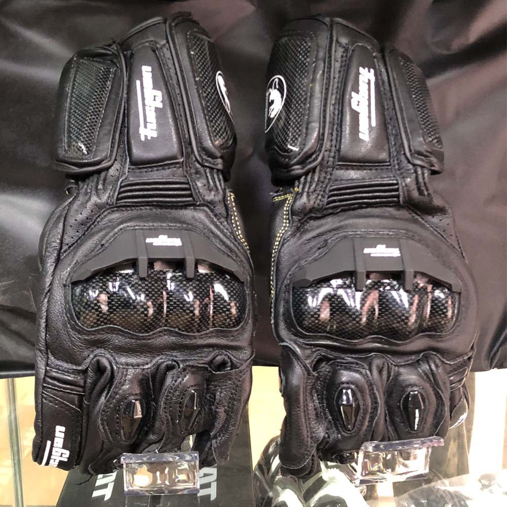 Product Title: Premium Motorcycle Leather Carbon Fiber Racing Gloves - Breathable, Anti-fall, Non-slip